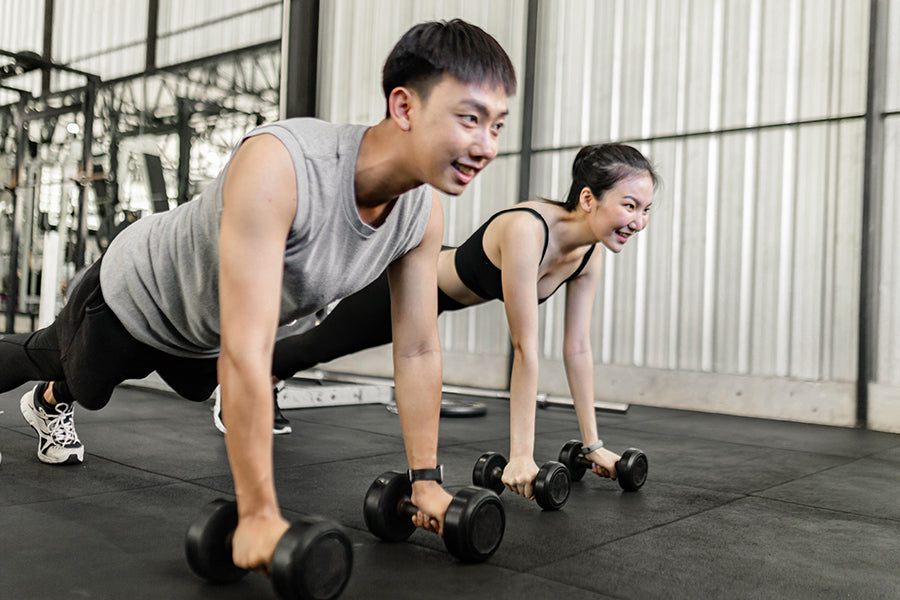 How to Do a Renegade Row: Benefits, Variations, & Common Mistakes