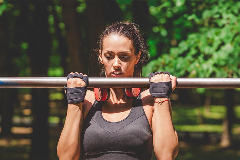 Get an Impressive Upper Body With 20 Week Chin Up & Dip Program